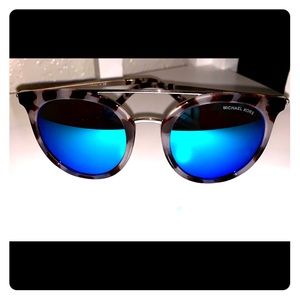 Michael Kors Sunglasses MK2056 ILA